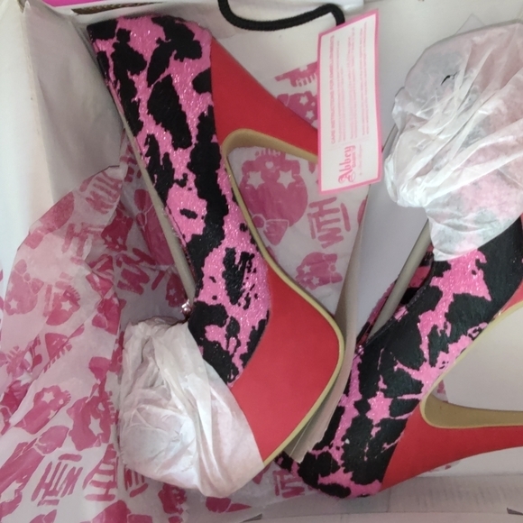 Abbey Dawn cheetah print heels - Picture 6 of 11